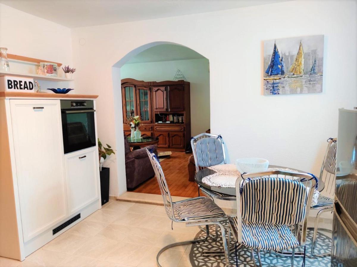 Apartment 산책길 외부 사진
